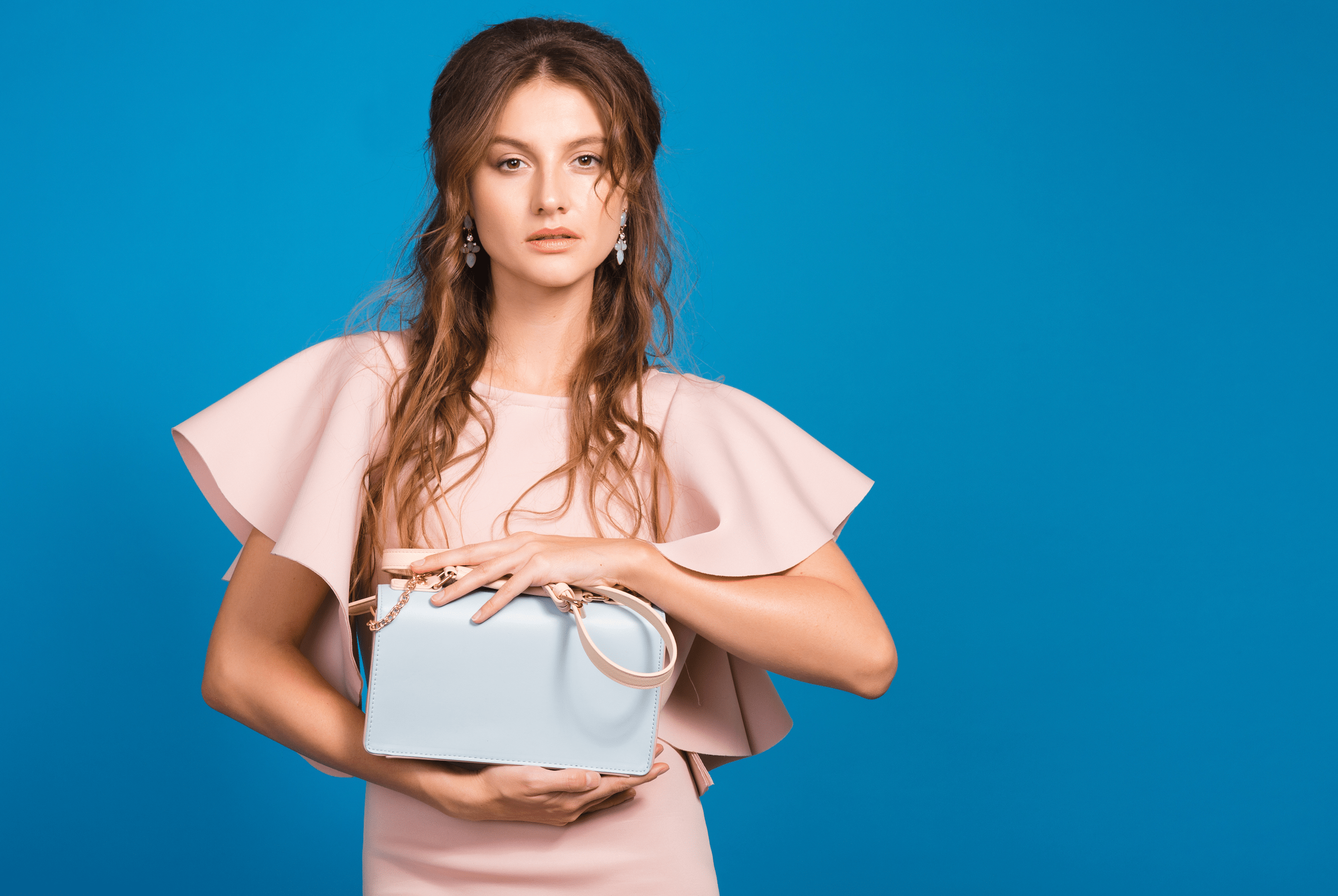 Accessorizing with Impact: How Ladies' Handbags Complete Your Look - Privileged