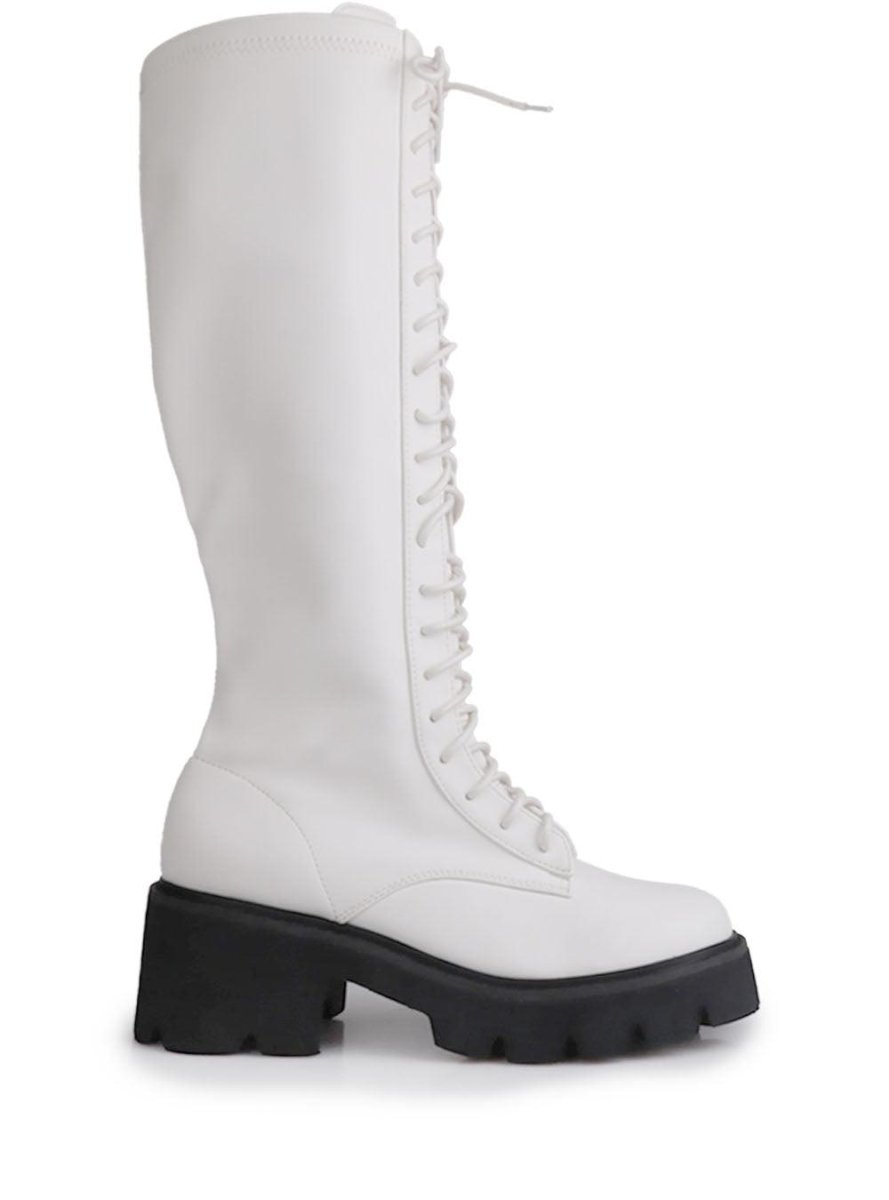 BootPrivilegedBobbi