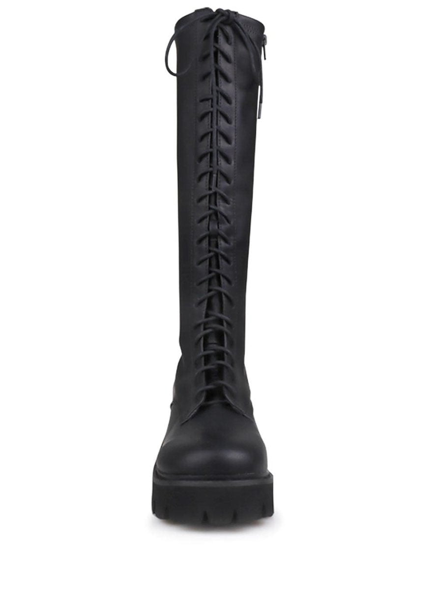 BootPrivilegedBobbi