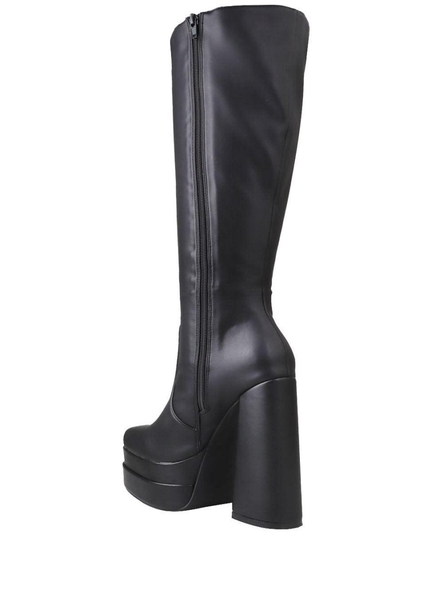 BootPrivilegedBruna