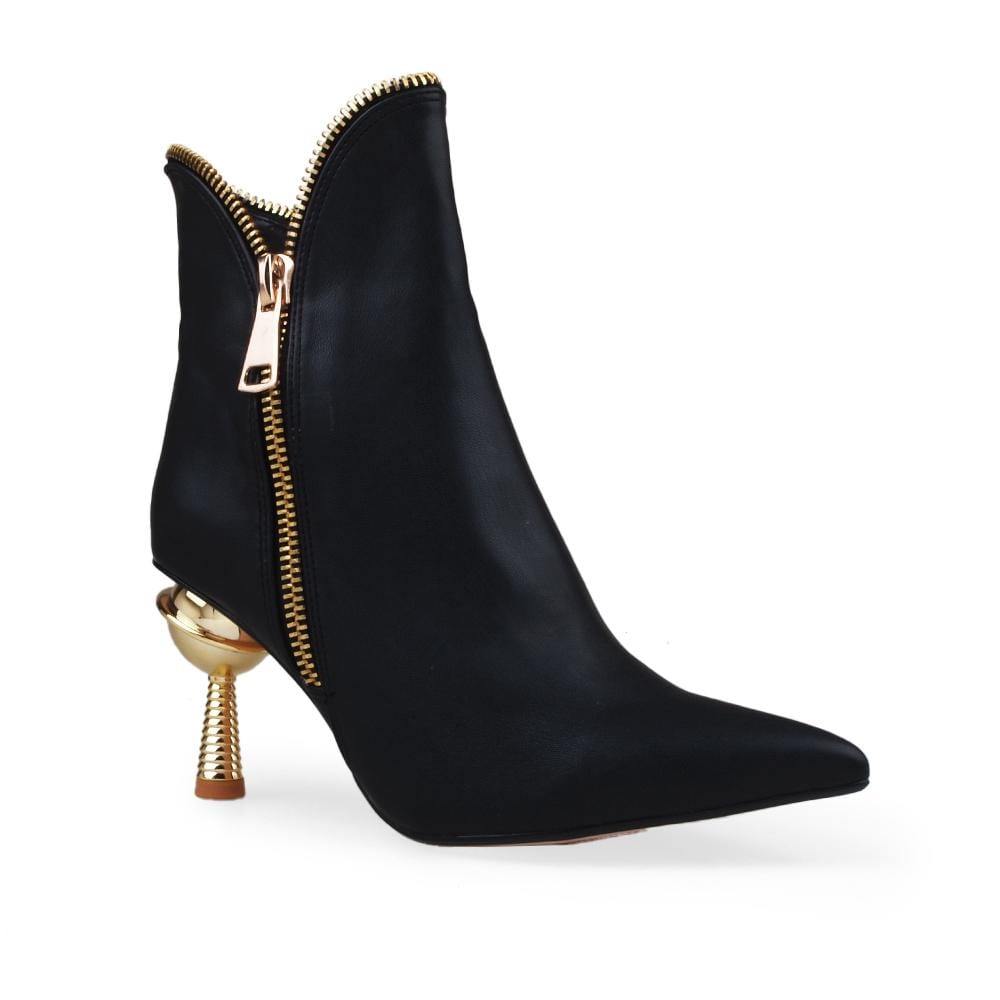 BootiePrivilegedClaudy