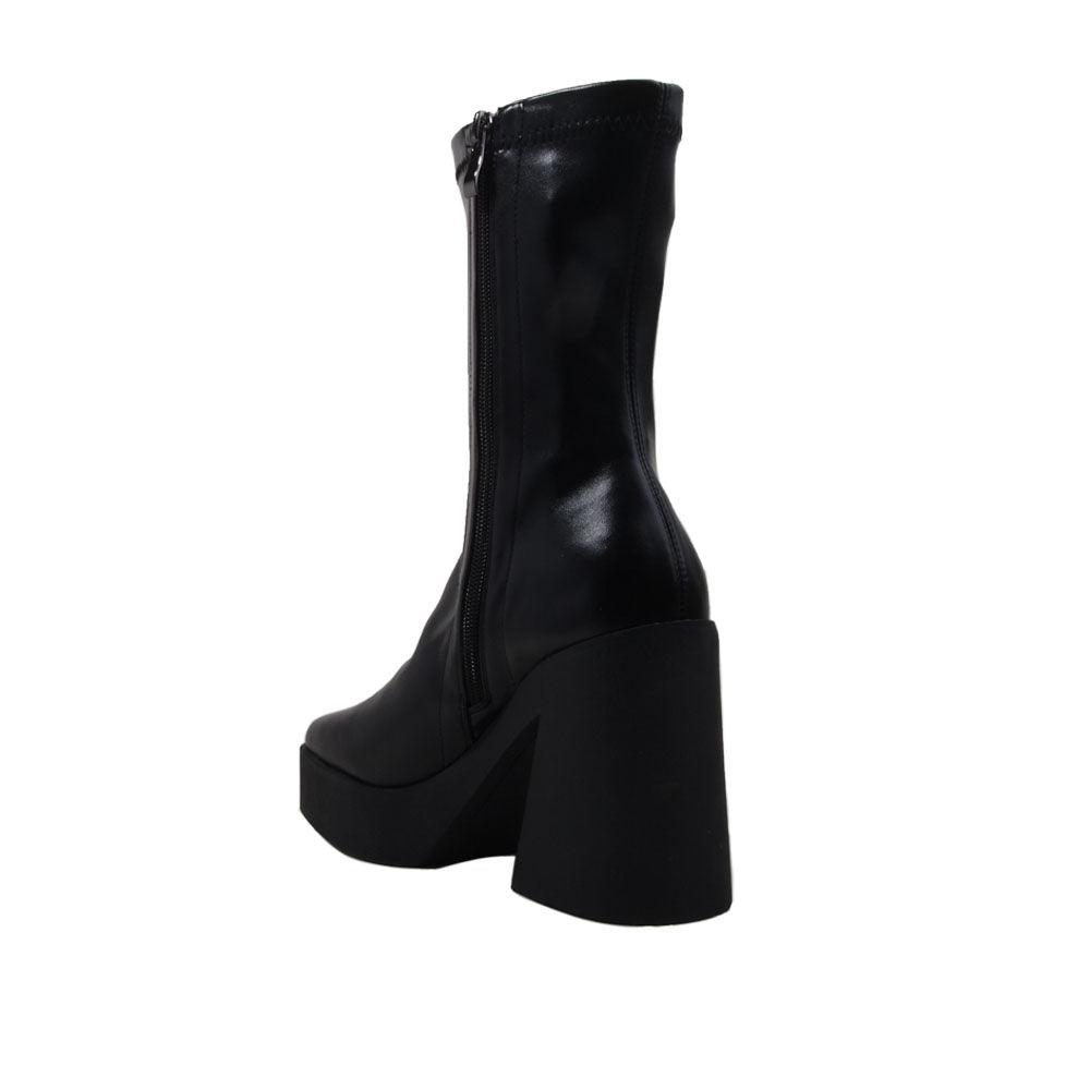BootiePrivilegedColby