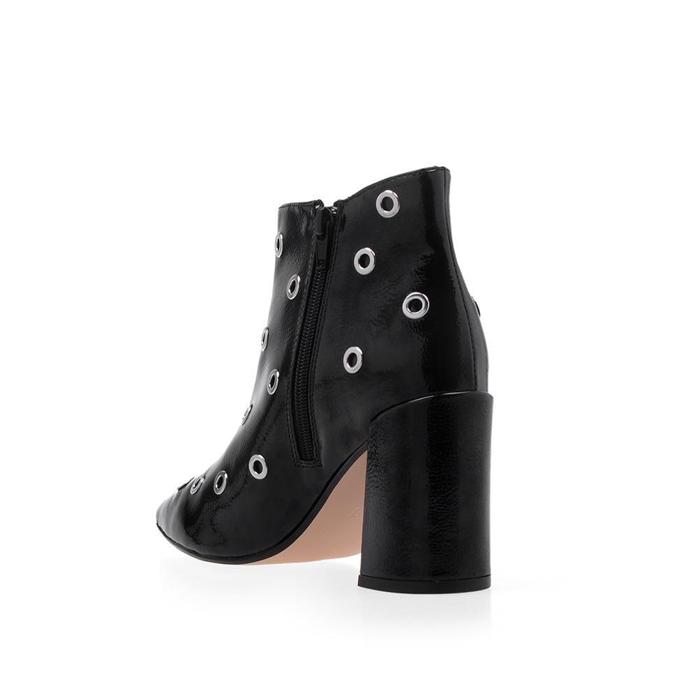 BootiePrivilegedCornd