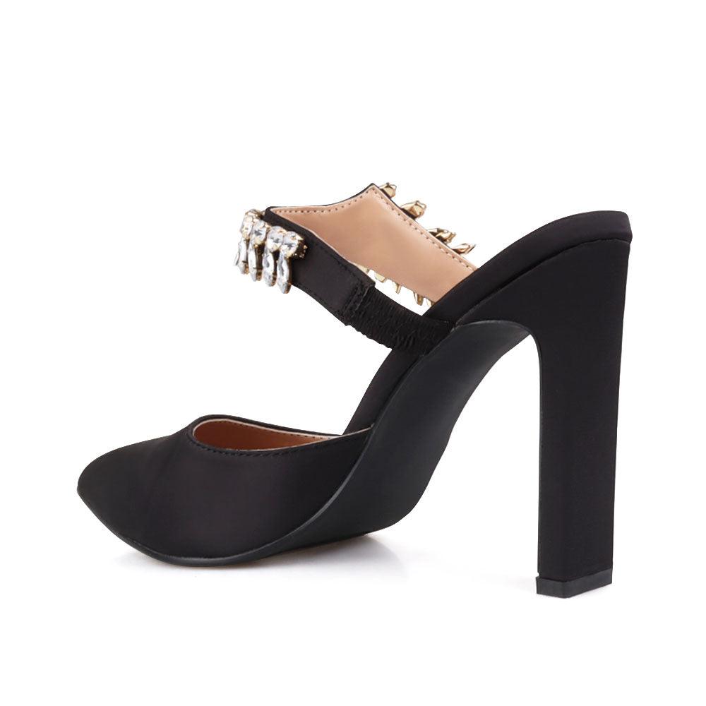 HeelPrivilegedFlores