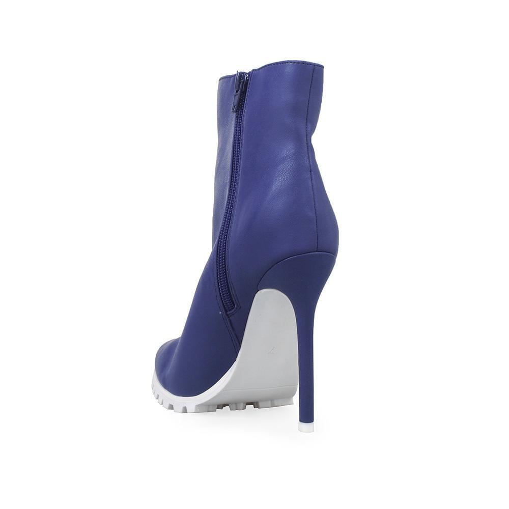 BootiePrivilegedGroupie