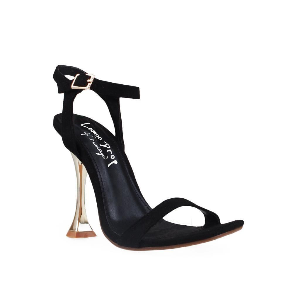 HeelPrivilegedHedwige