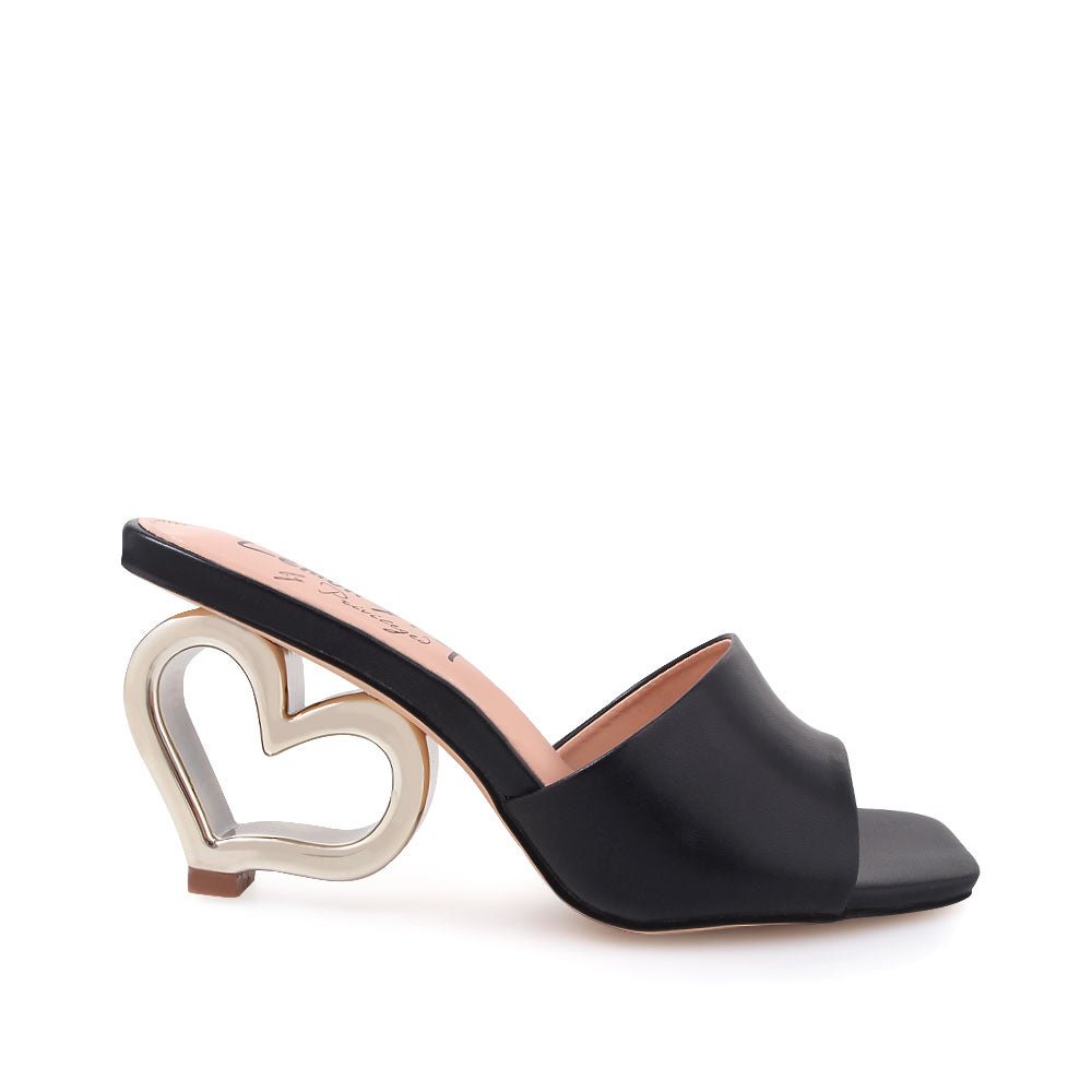 HeelPrivilegedLyza