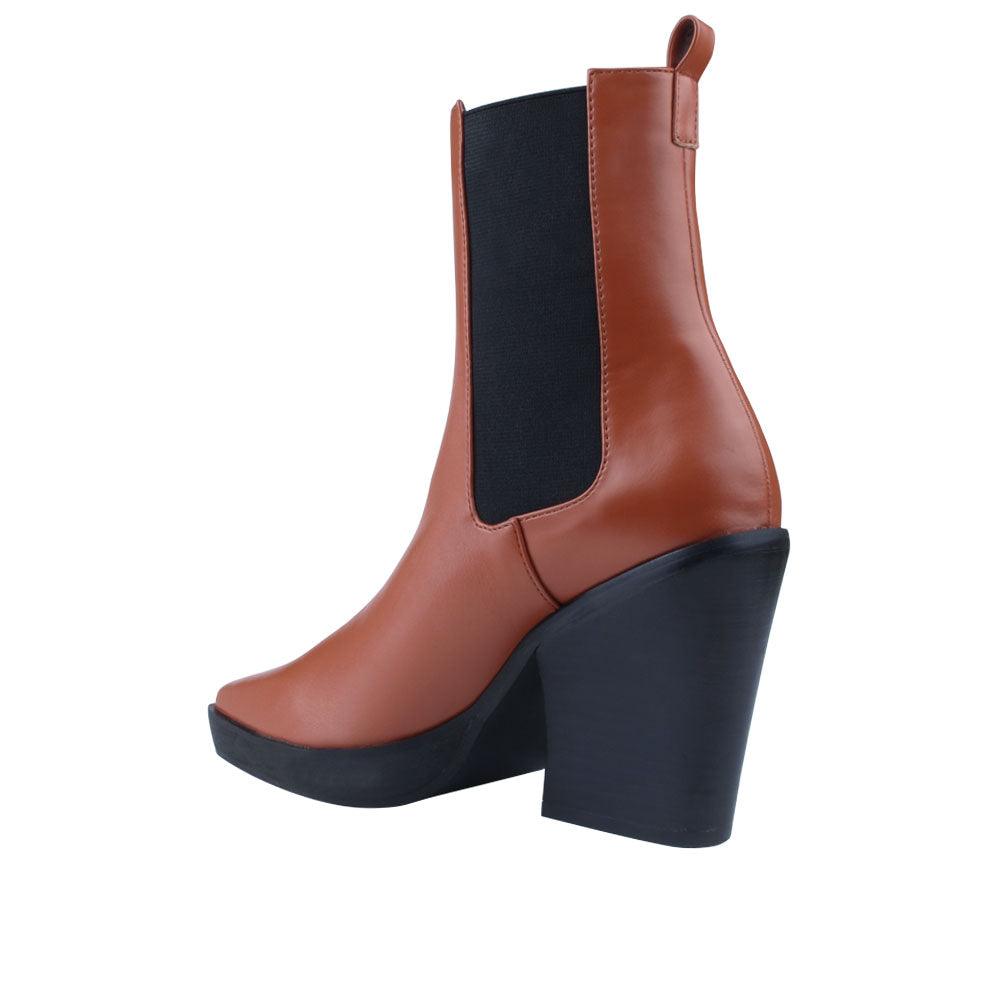 BootiePrivilegedSalena