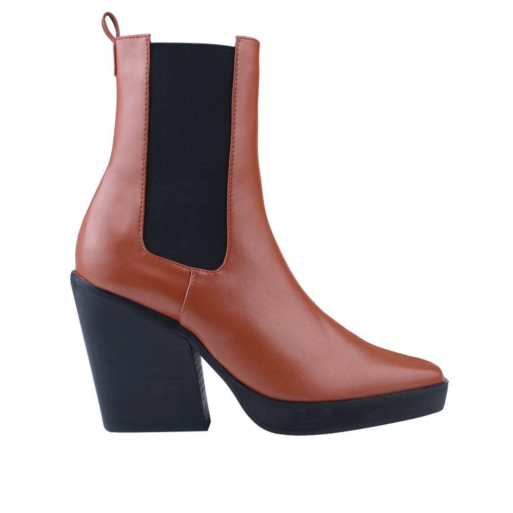 BootiePrivilegedSalena