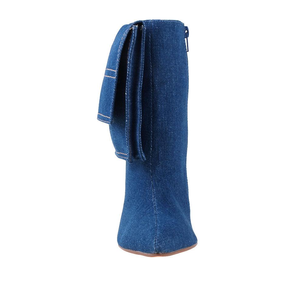 BootiePrivilegedSariah