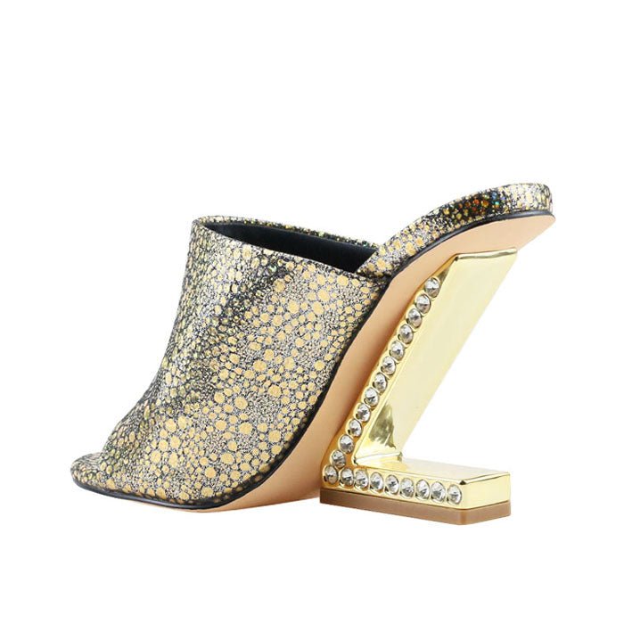 HeelPrivilegedSybilla
