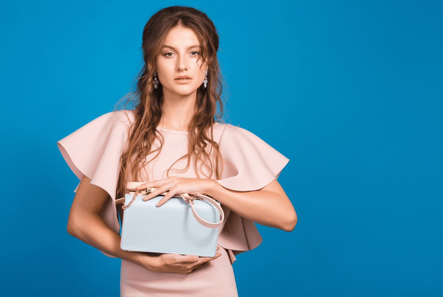 Accessorizing with Impact: How Ladies' Handbags Complete Your Look - Privileged