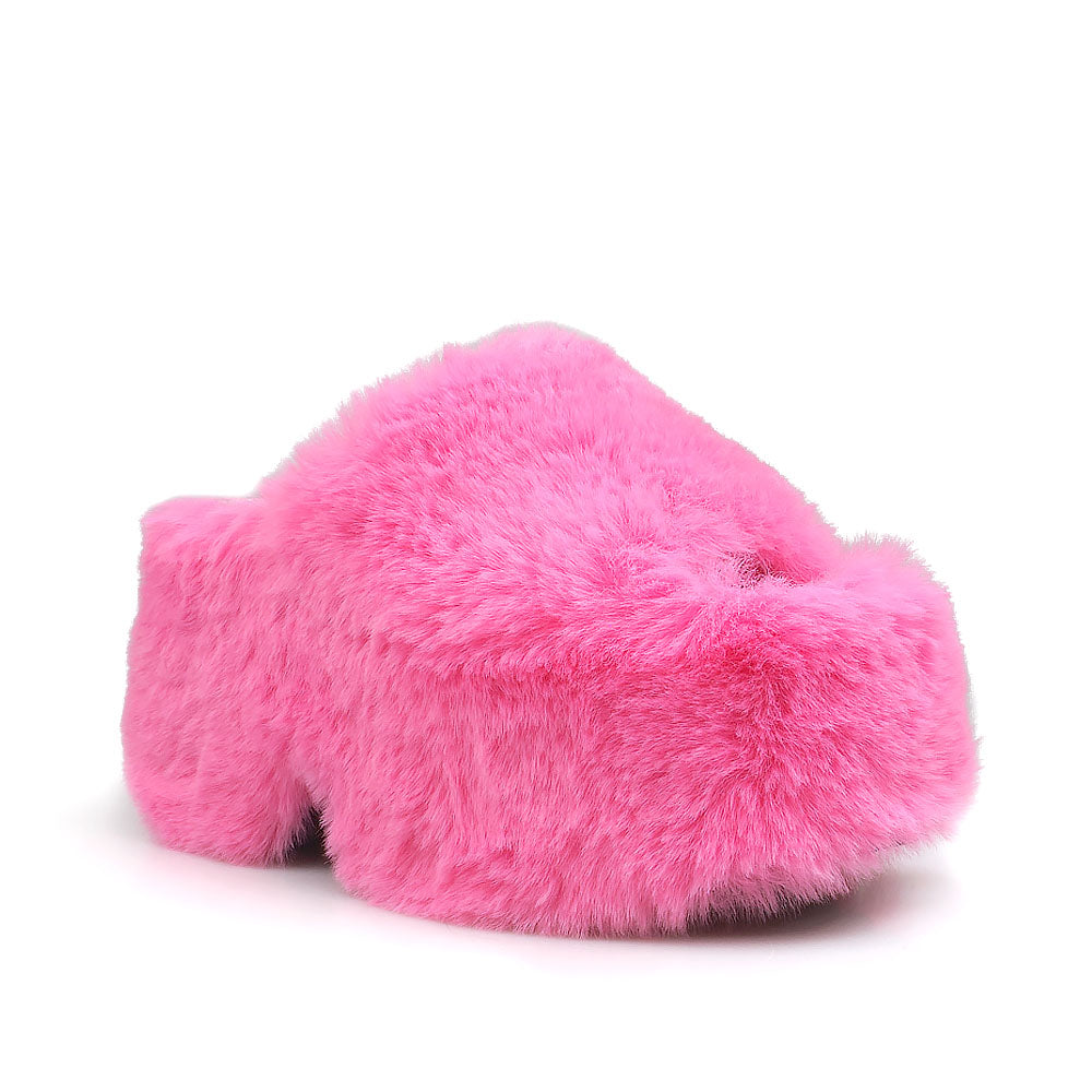 Pink furry platform sandals with open toe - corner view