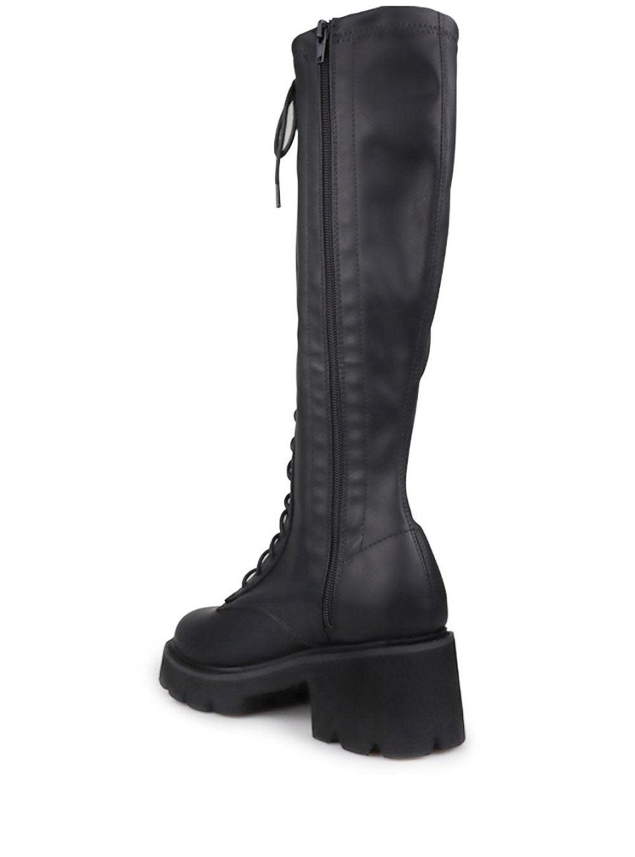 BootPrivilegedBobbi