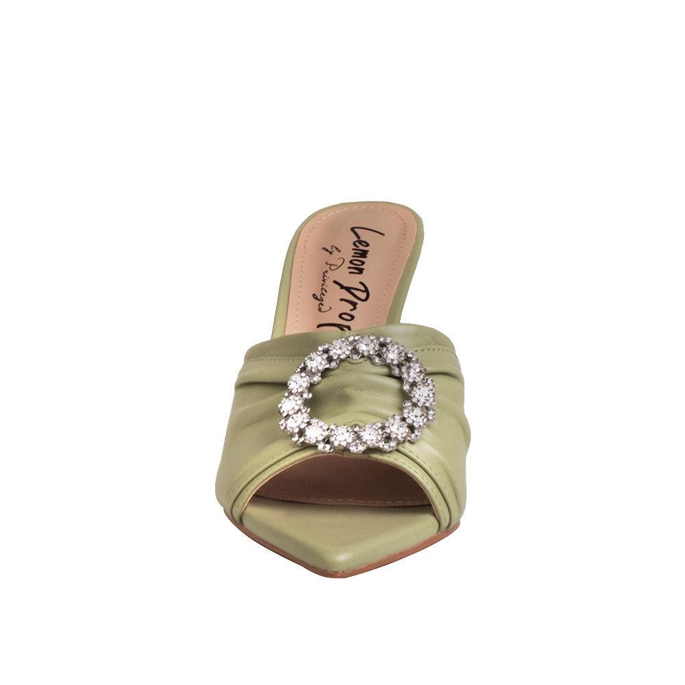 HeelPrivilegedCecile