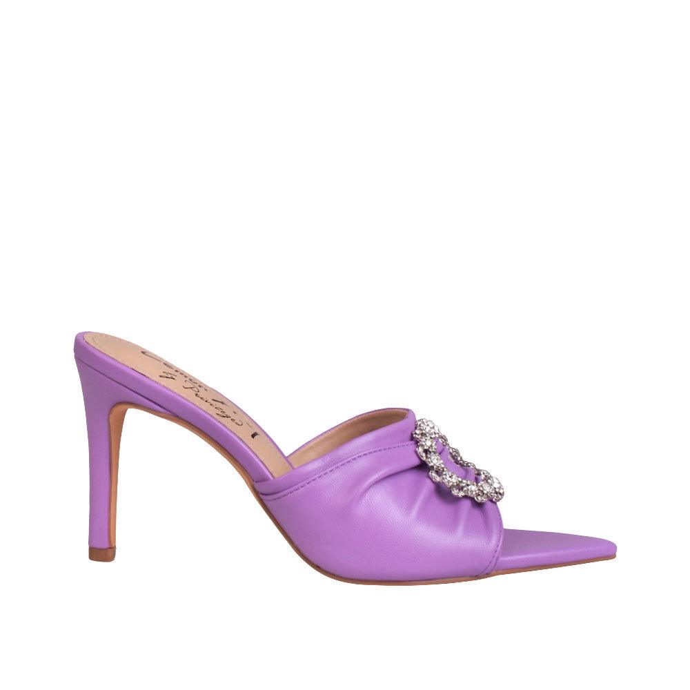 HeelPrivilegedCecile
