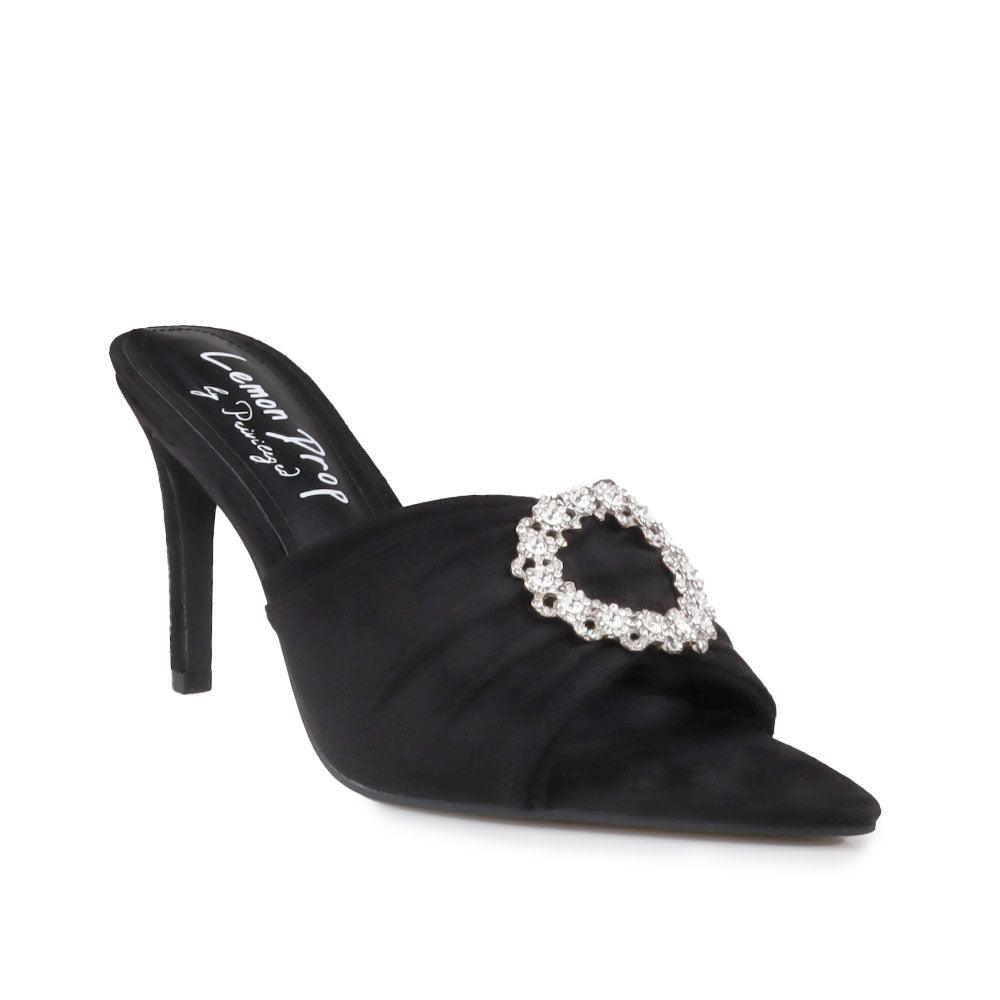 HeelPrivilegedCecile