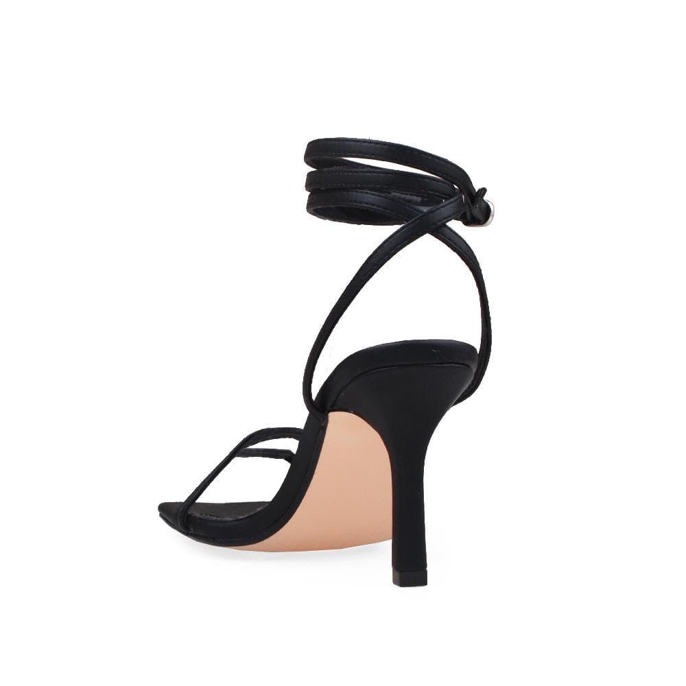 HeelPrivilegedEleonora