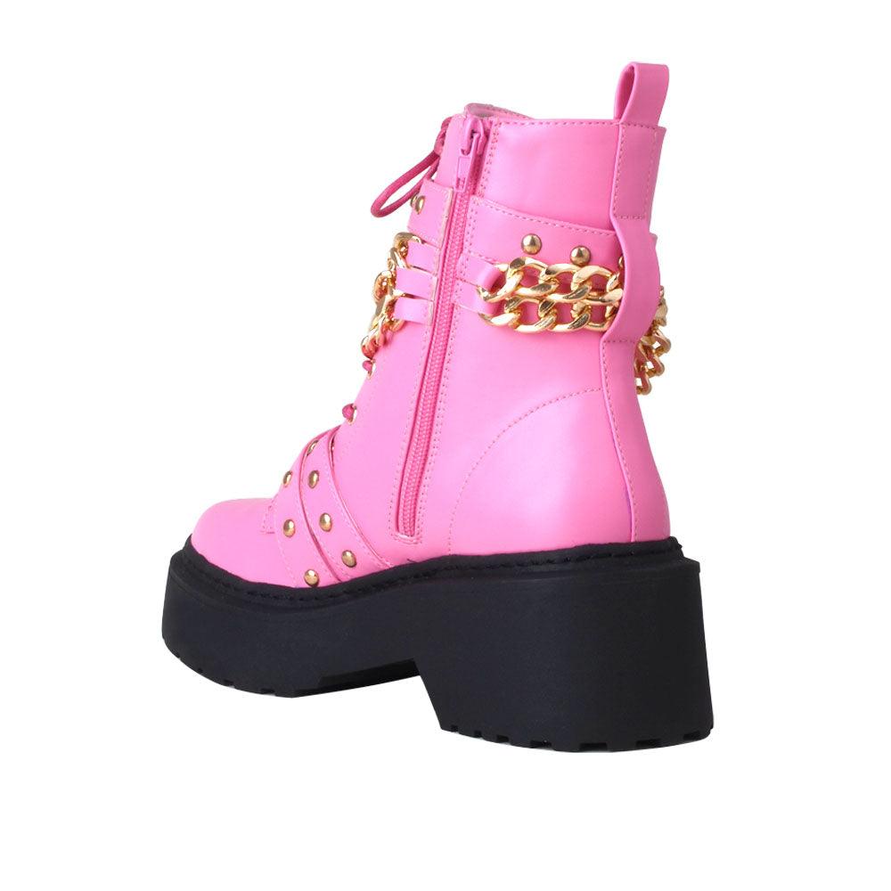 BootiePrivilegedEmelie
