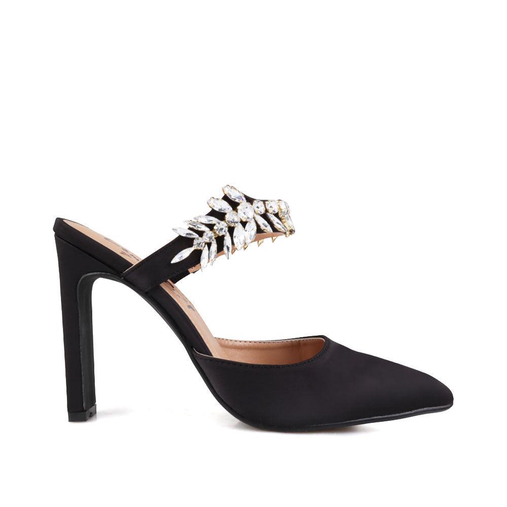 HeelPrivilegedFlores