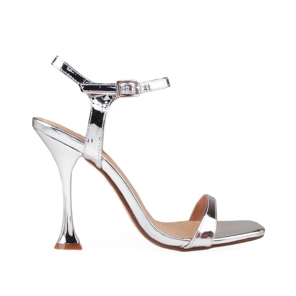 HeelPrivilegedHedwige