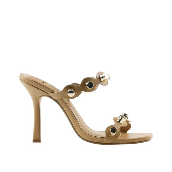 HeelPrivilegedLuculus