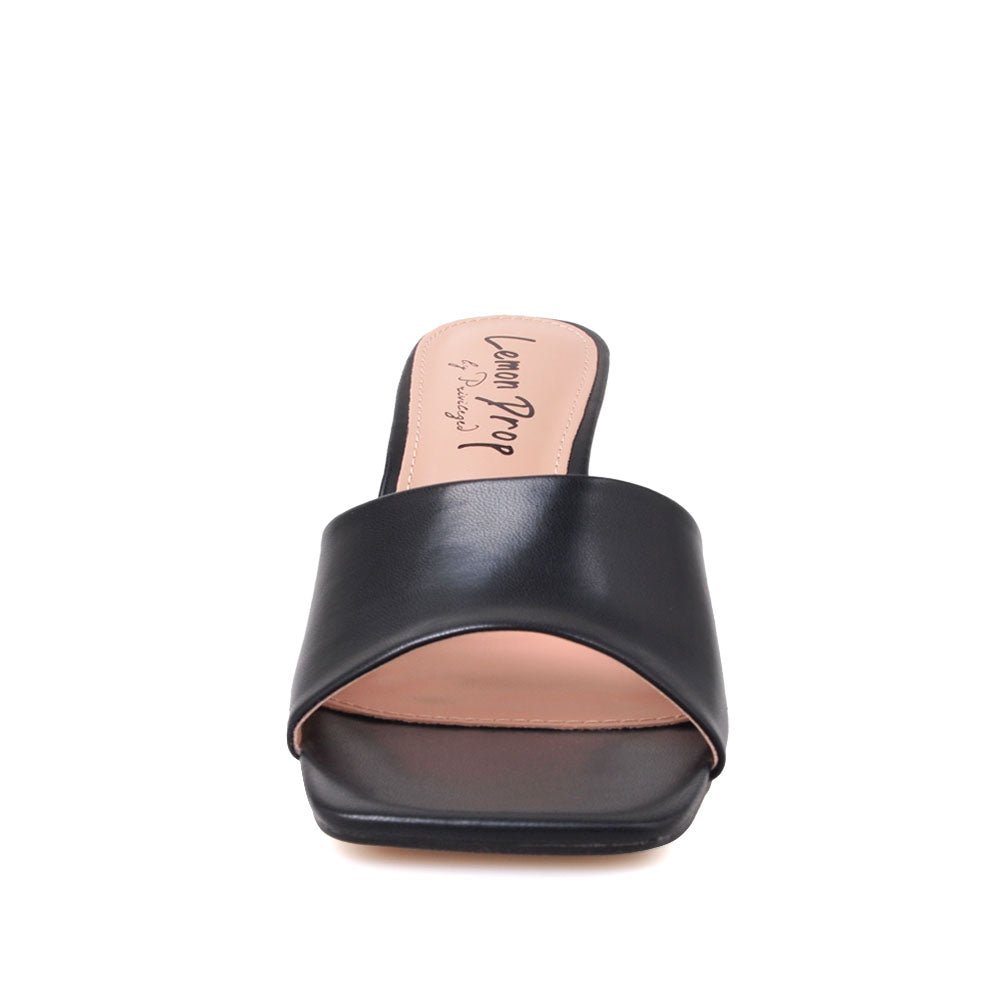 HeelPrivilegedLyza