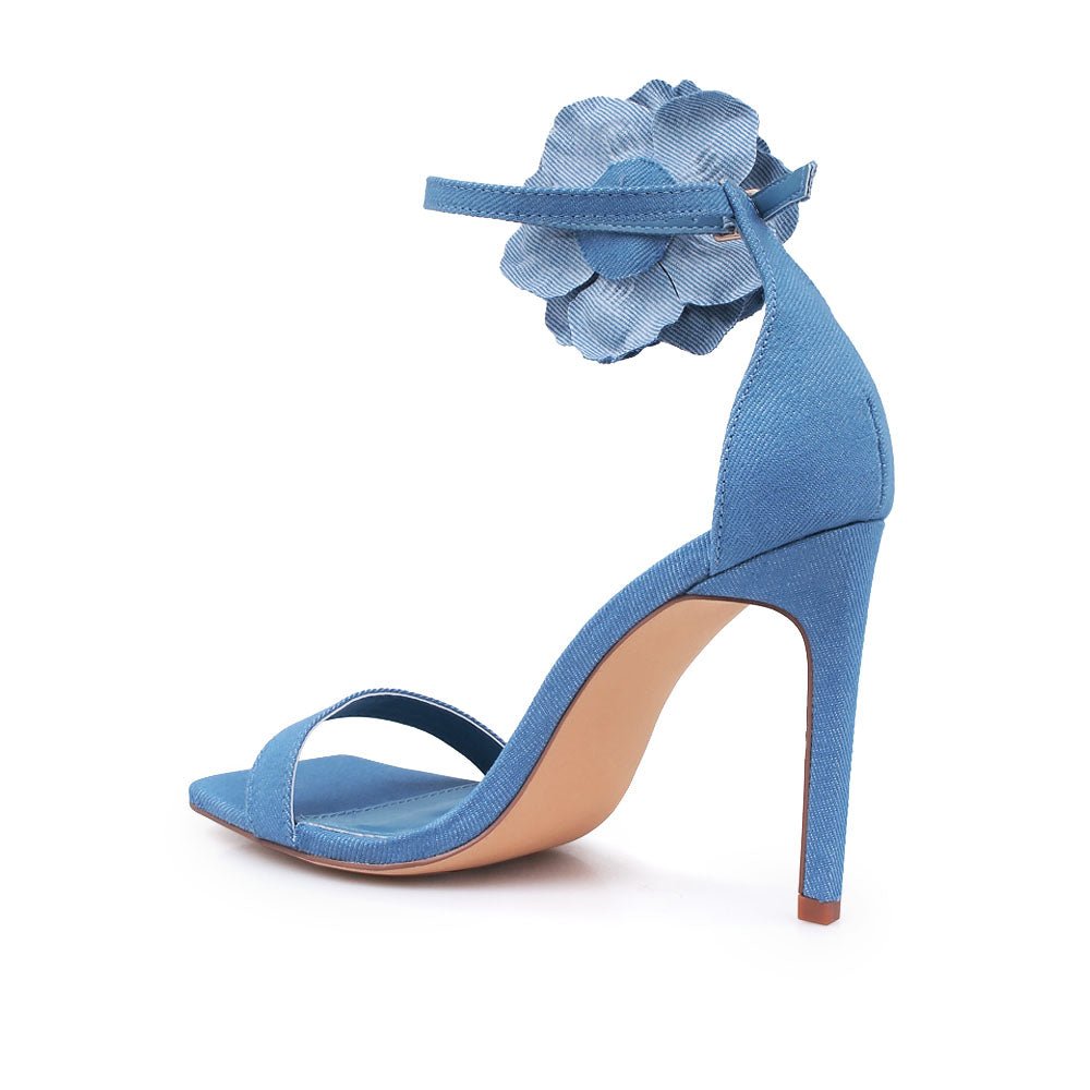 HeelPrivilegedMaria