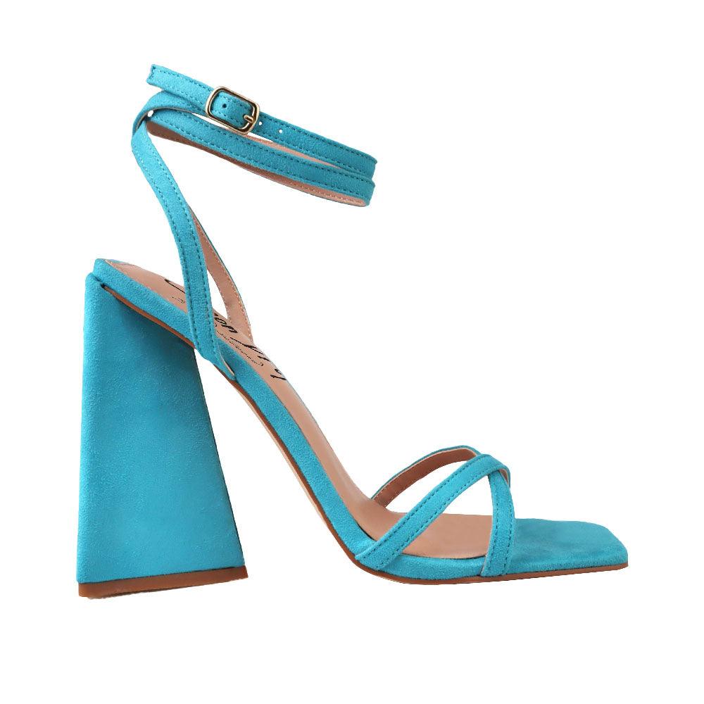 HeelPrivilegedNaomi