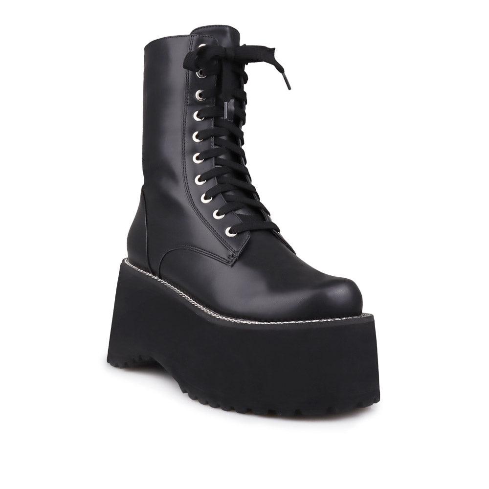 BootiePrivilegedQuintessa