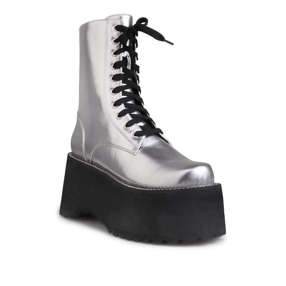 BootiePrivilegedQuintessa