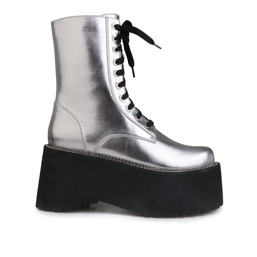 BootiePrivilegedQuintessa