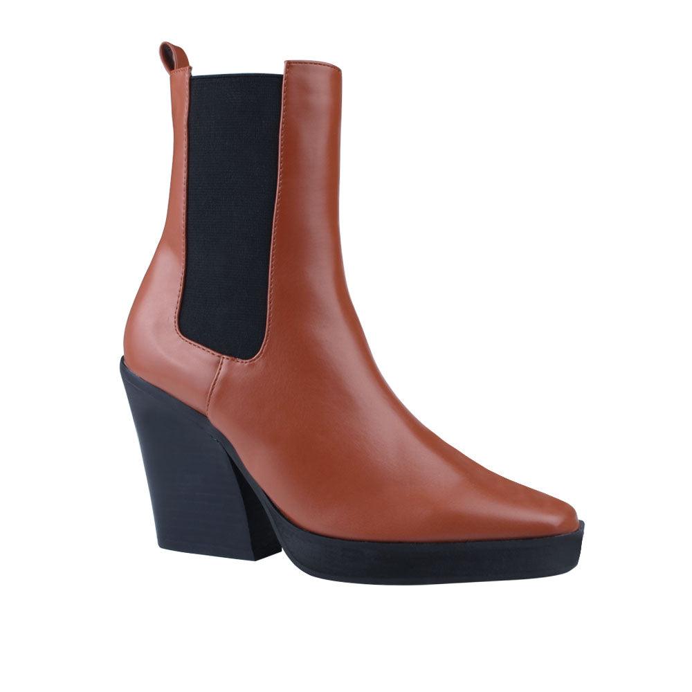 BootiePrivilegedSalena