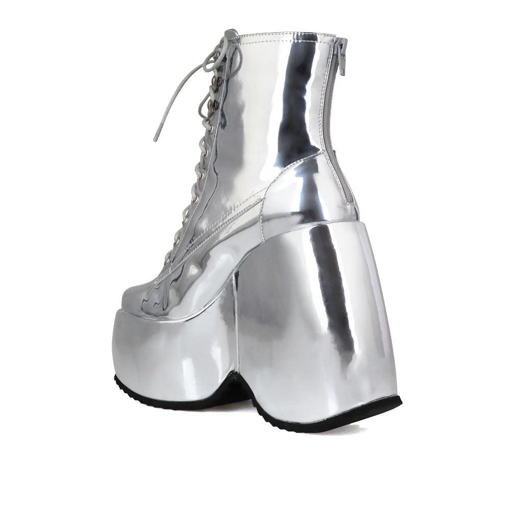 silver ankle boot platform with side zipper - posterior view