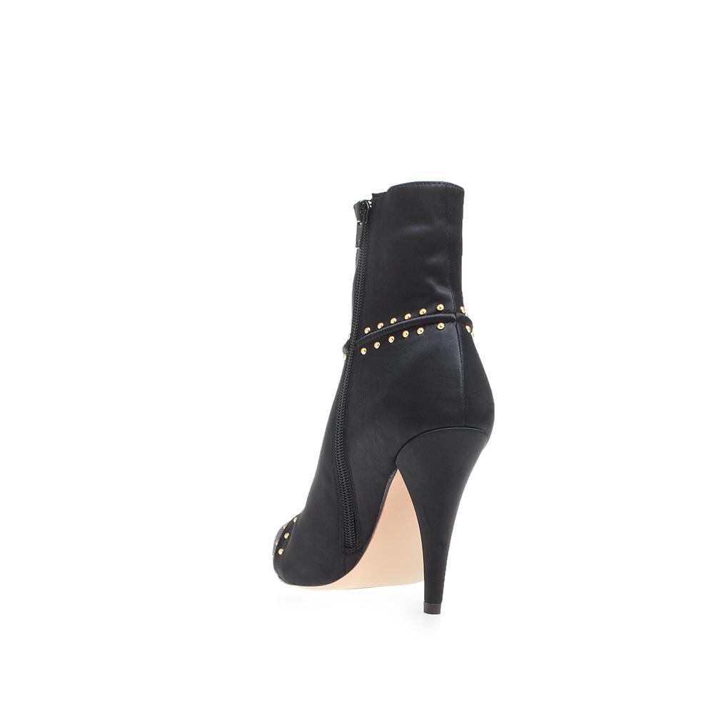 Black women's boot heels-posterior view