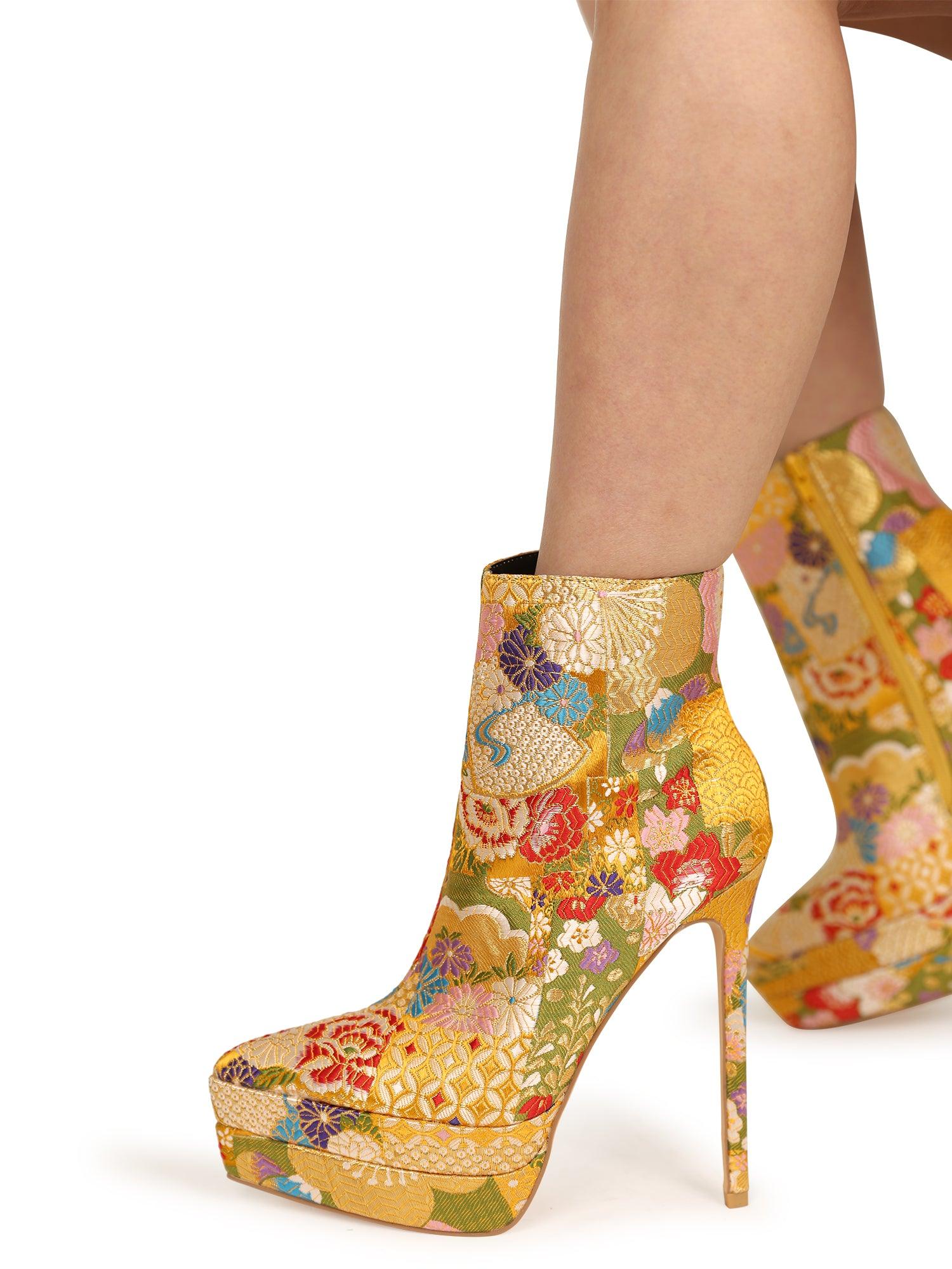 Stiletto women heel with yellow floral motive and vegan suede