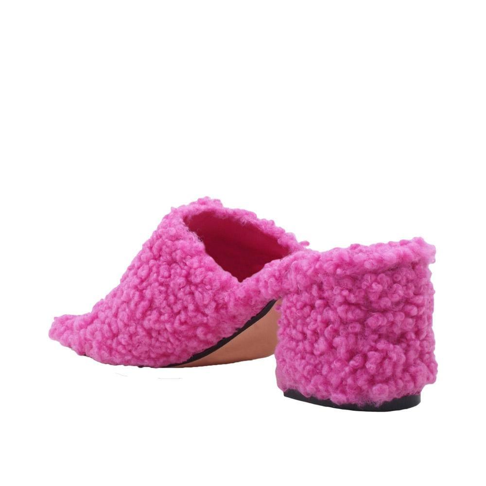 Pink colored women flats covered with faux fur-posterior view