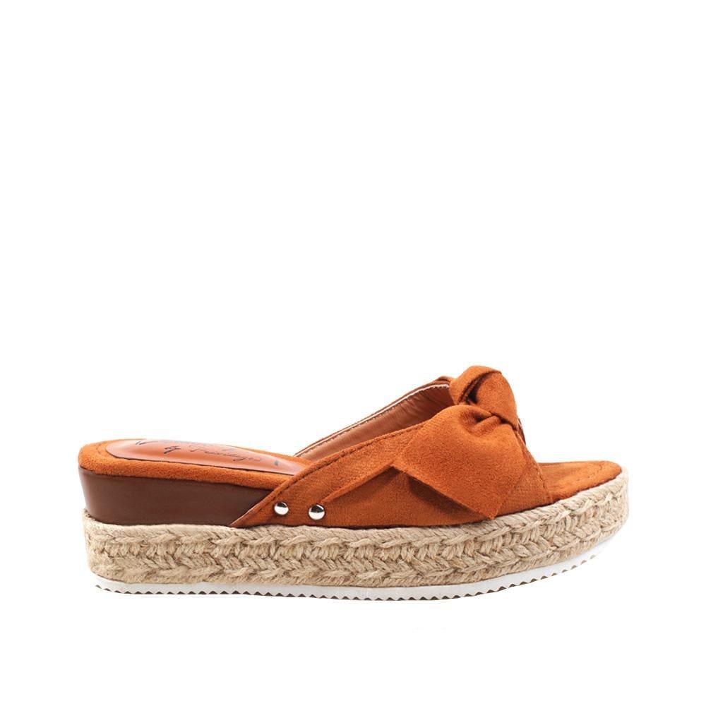 Brown women platforms with skin embroided base