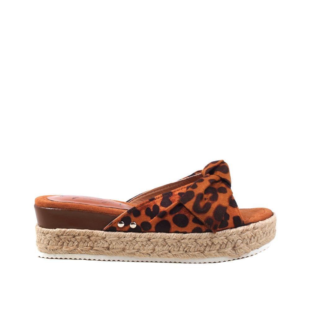 Leopard printed women platforms with skin embroided base