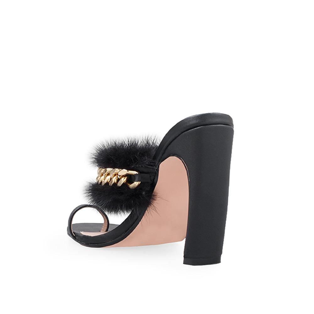 Black women shoes with black fur - posterior view