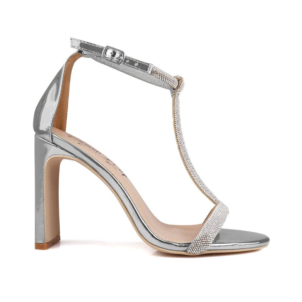 Silver Heels With shinning silver T-strap upper