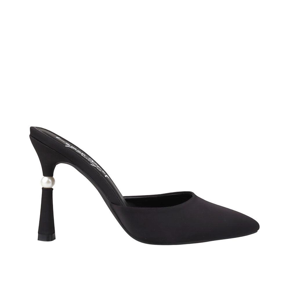 Slipper heels in black-color for women with pointed toe-side view