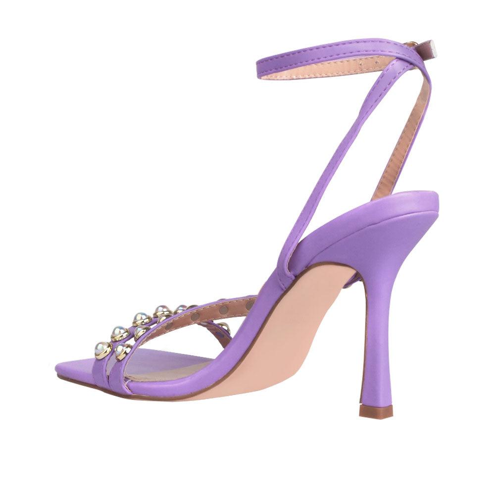 Women heels in purple with pearls-posteriro view