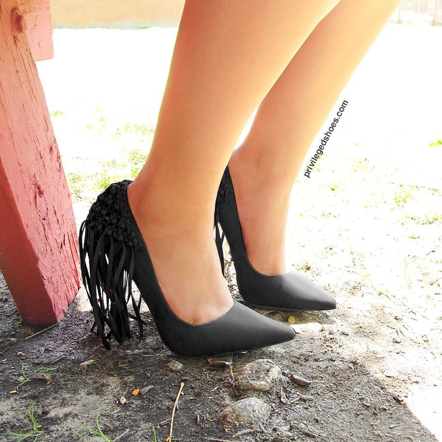 Synthetic suede women's heel with fringe in black