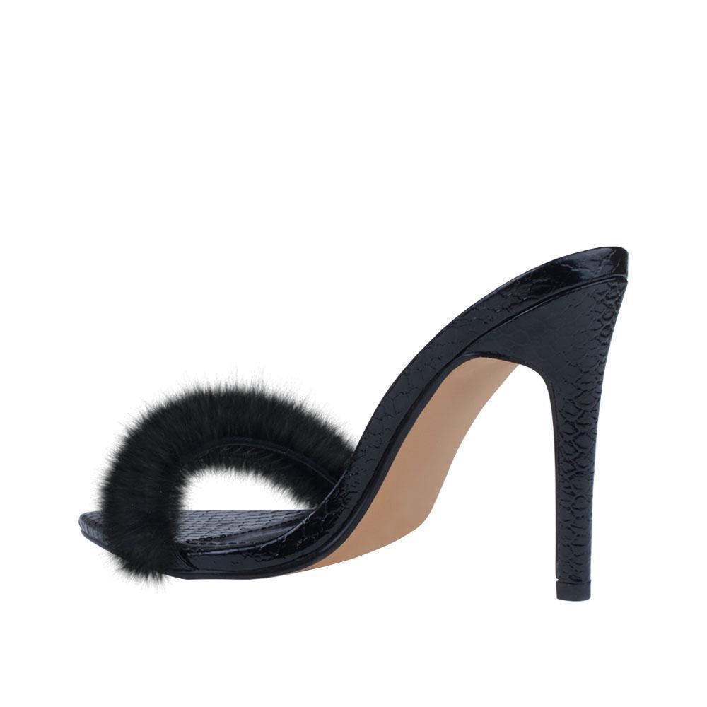 Black women heel with faux fur-posterior view