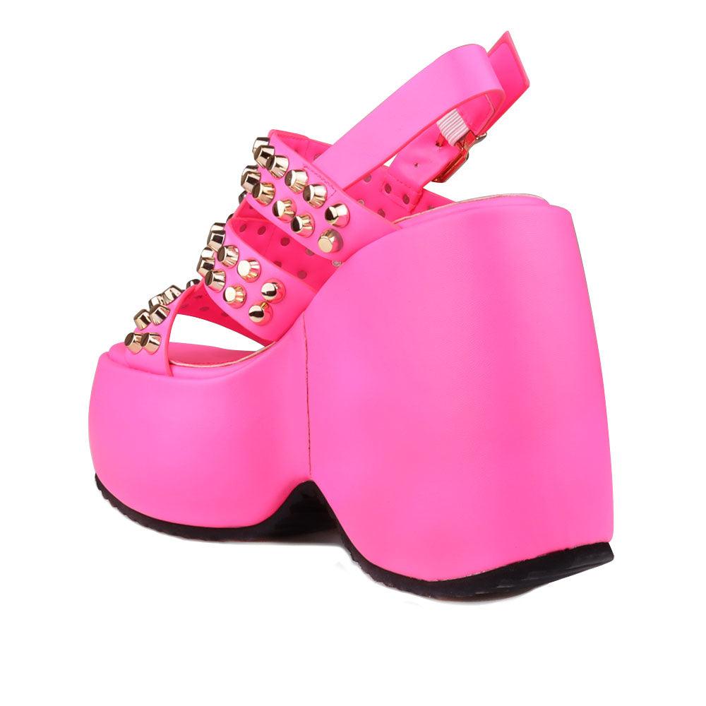 Vegan leather women wedge shoes with studs in fuchsia-posterior view