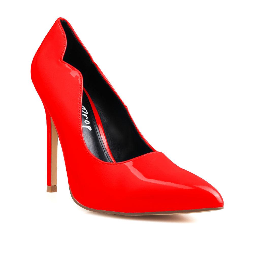 Women's pump heel in red-corner view