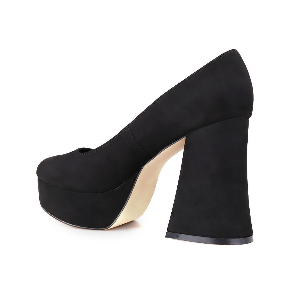 Black women pumps with platform heel-posterior view