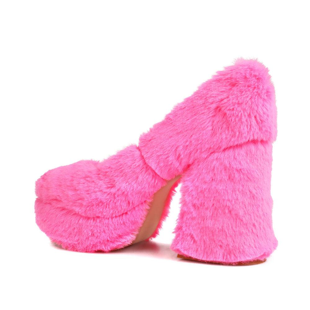 Pink fur women pumps with platform heel-posterior view