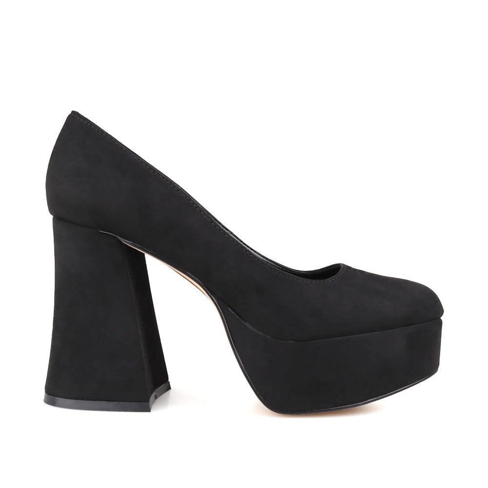 Black women pumps with platform heel-side view